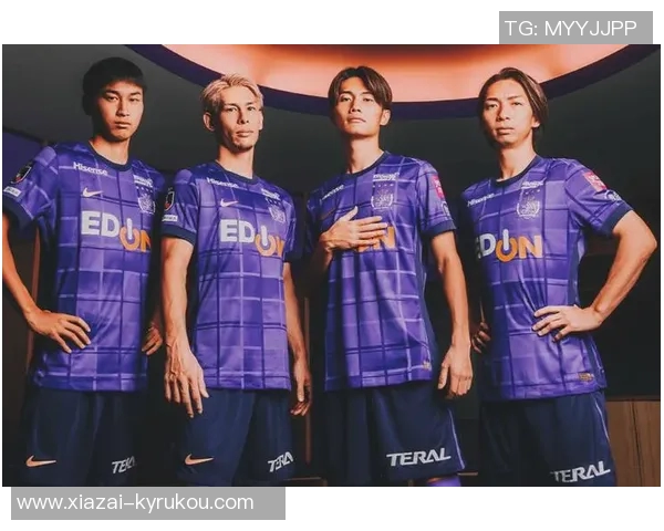 蓉城主场迎战广岛三箭现场观众热情高涨人数达27836人